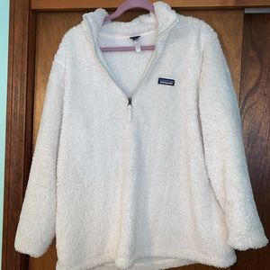 Women’s Patagonia three quarter zip!